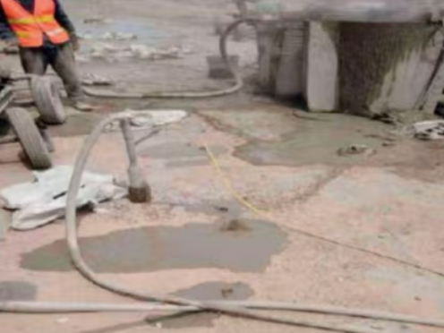 工农水泥混凝土路面板底注浆技术 路面脱空注浆整治方案
